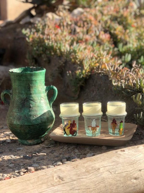 Carafe de poterie et Verre beldi du l’artisanat marocain